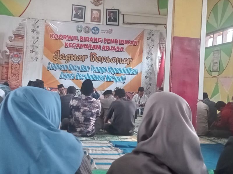JAGUAR BERSONAR (JAJARAN GURU DAN TENAGA KEPENDIDIKAN ARJASA BERSHOLAWAT NARIYAH)
